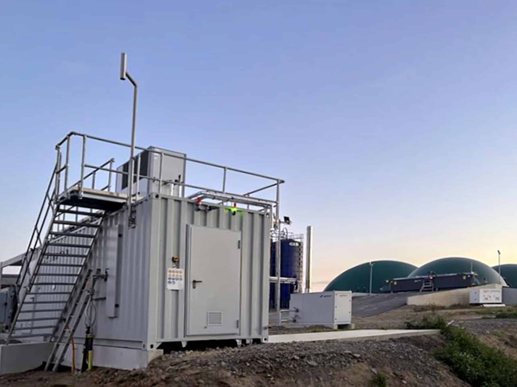 Biomethan-Referenz-Biogas-and-Cow_2